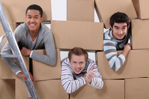 Choosing the right removal truck size for a Canary Wharf move